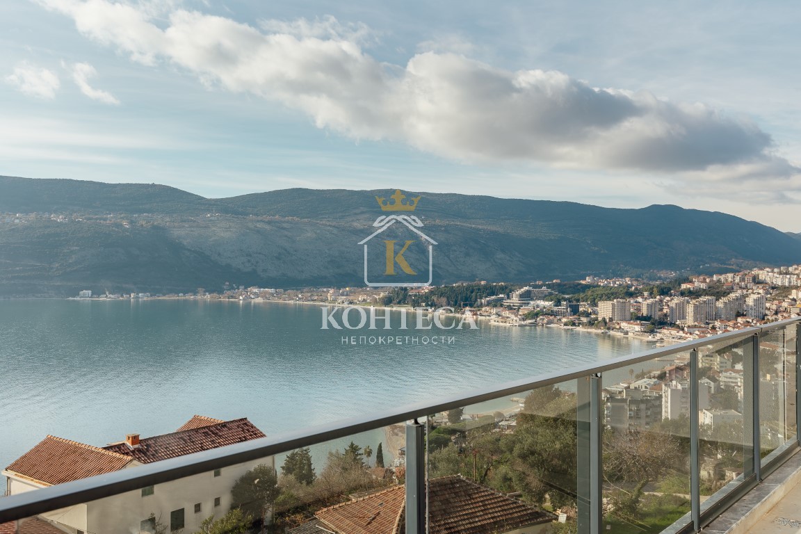 Two bedroom in luxury complex with sea view in Herceg Novi